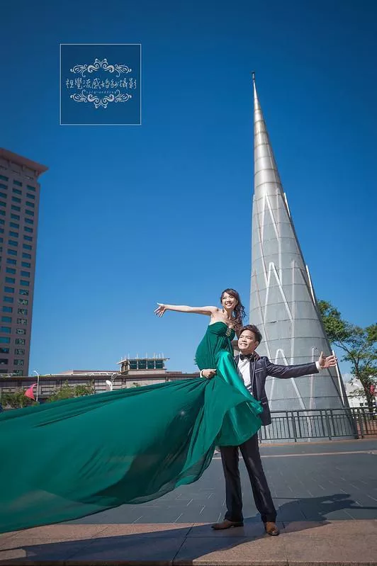 婚紗攝影台北婚紗景點攝影推薦|板橋縣政府(耶誕廣場)+板橋火車站-板橋縣政府(耶誕廣場)板橋火車站拍婚紗