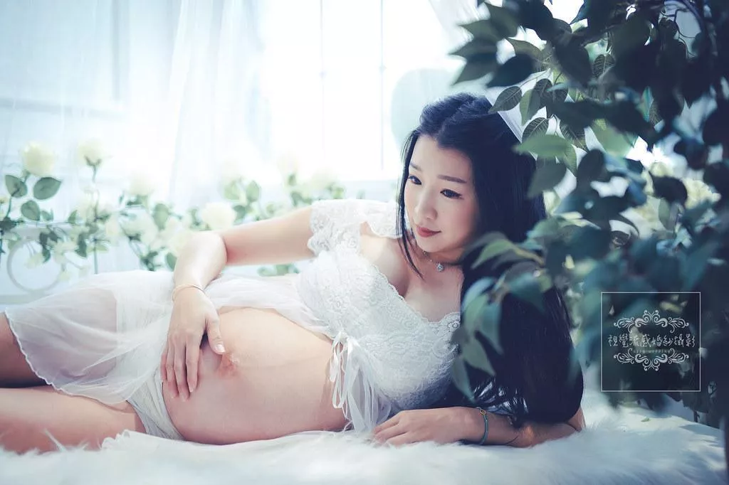 巷子內攝影棚|孕婦孕期寫真|時尚溫馨性感-新北巷子內攝影棚孕期寫真孕媽咪孕婦照視覺流感婚紗攝影推薦