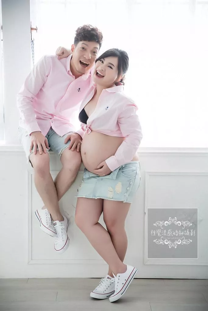 孕婦藝術照雙人寫真|巷子內攝影棚租借|超溫馨畫面-孕婦藝術照雙人寫真|巷子內攝影棚租借|超溫馨畫面