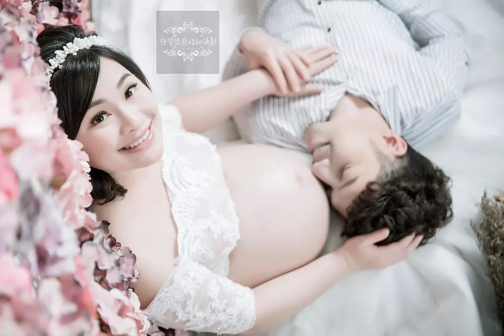 視覺流感婚紗攝影工作室唯一推薦-孕婦藝術照雙人寫真|巷子內攝影棚租借|超溫馨畫面
