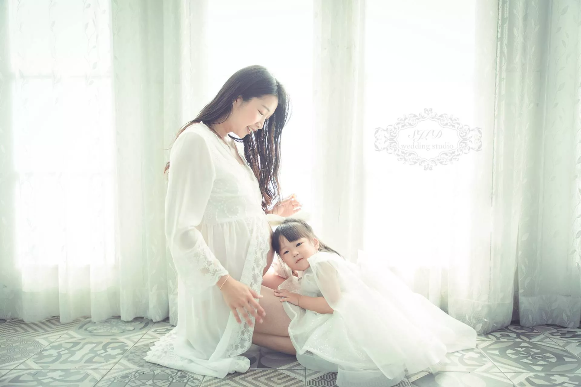 視覺流感婚紗攝影-親子寫真-孕婦照(6)-孕婦藝術照親子寫真|巷子內攝影棚新北景點