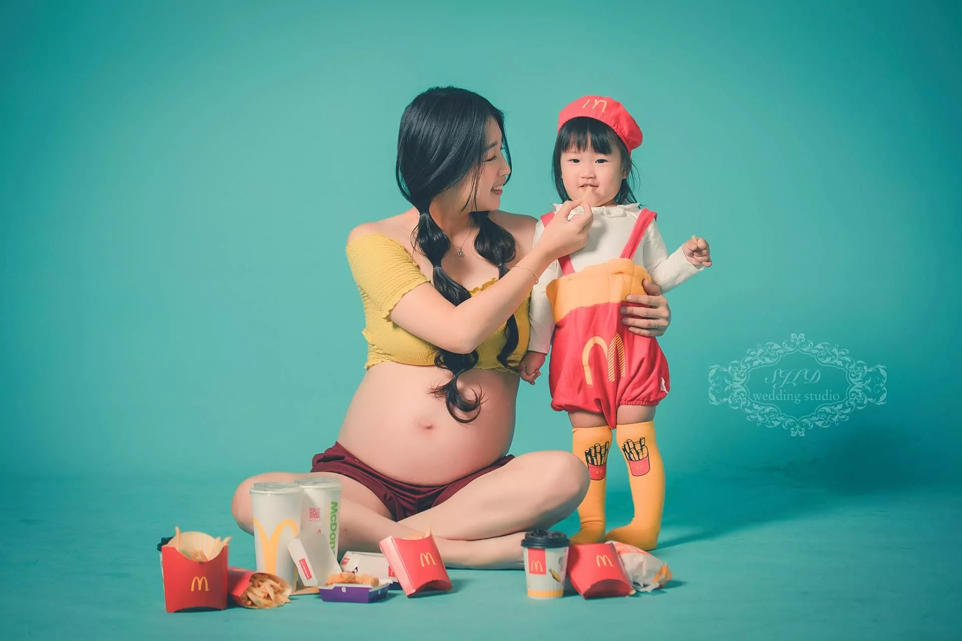 視覺流感婚紗攝影-親子寫真-孕婦照(35)-孕婦藝術照親子寫真|巷子內攝影棚新北景點