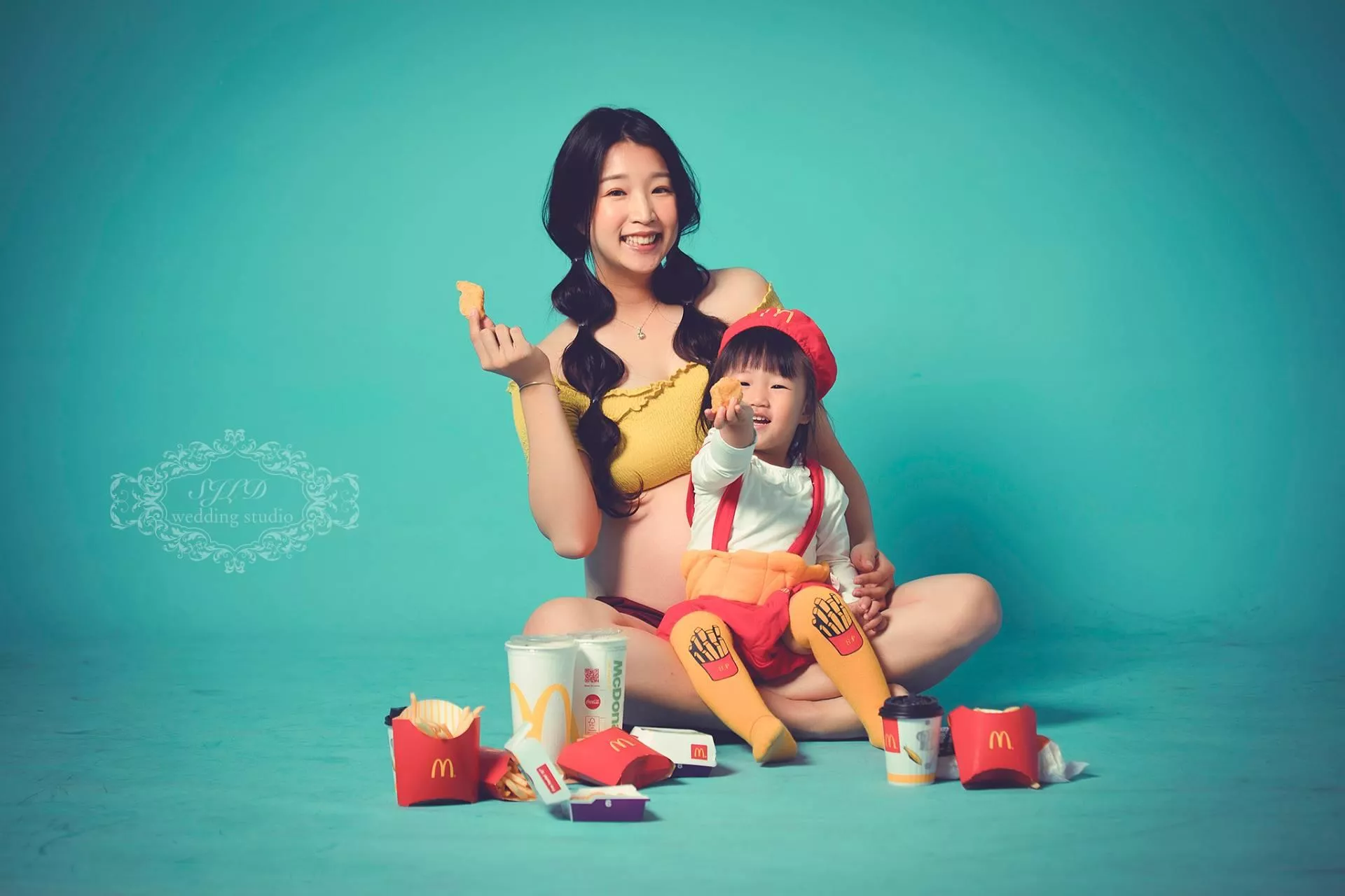 視覺流感婚紗攝影-親子寫真-孕婦照(39)-孕婦藝術照親子寫真|巷子內攝影棚新北景點