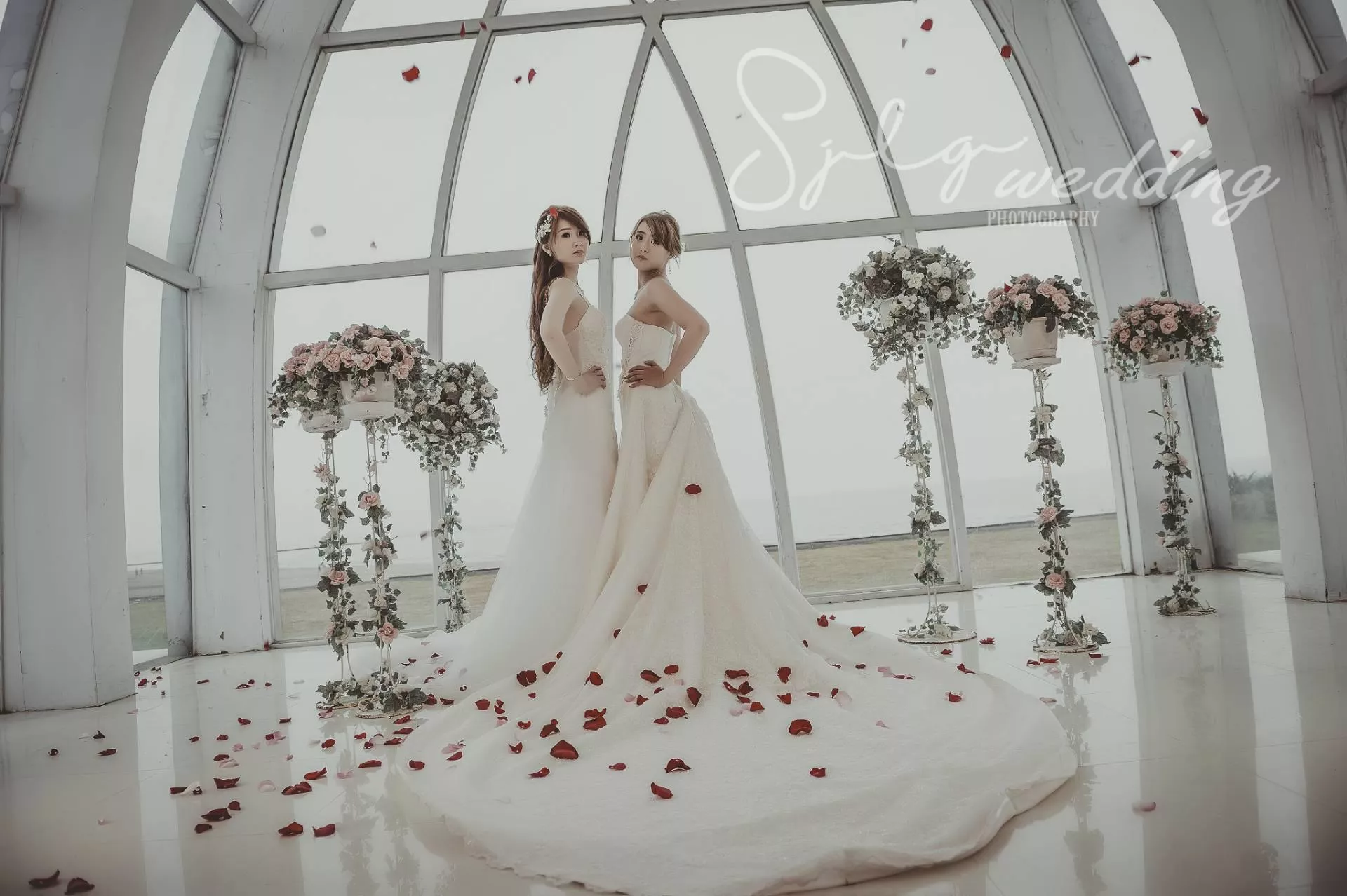 推薦中和視覺流感婚紗,閨蜜寫真婚紗,姊妹照-巷子內攝影棚|閨蜜照婚紗寫真|清新自然幸福