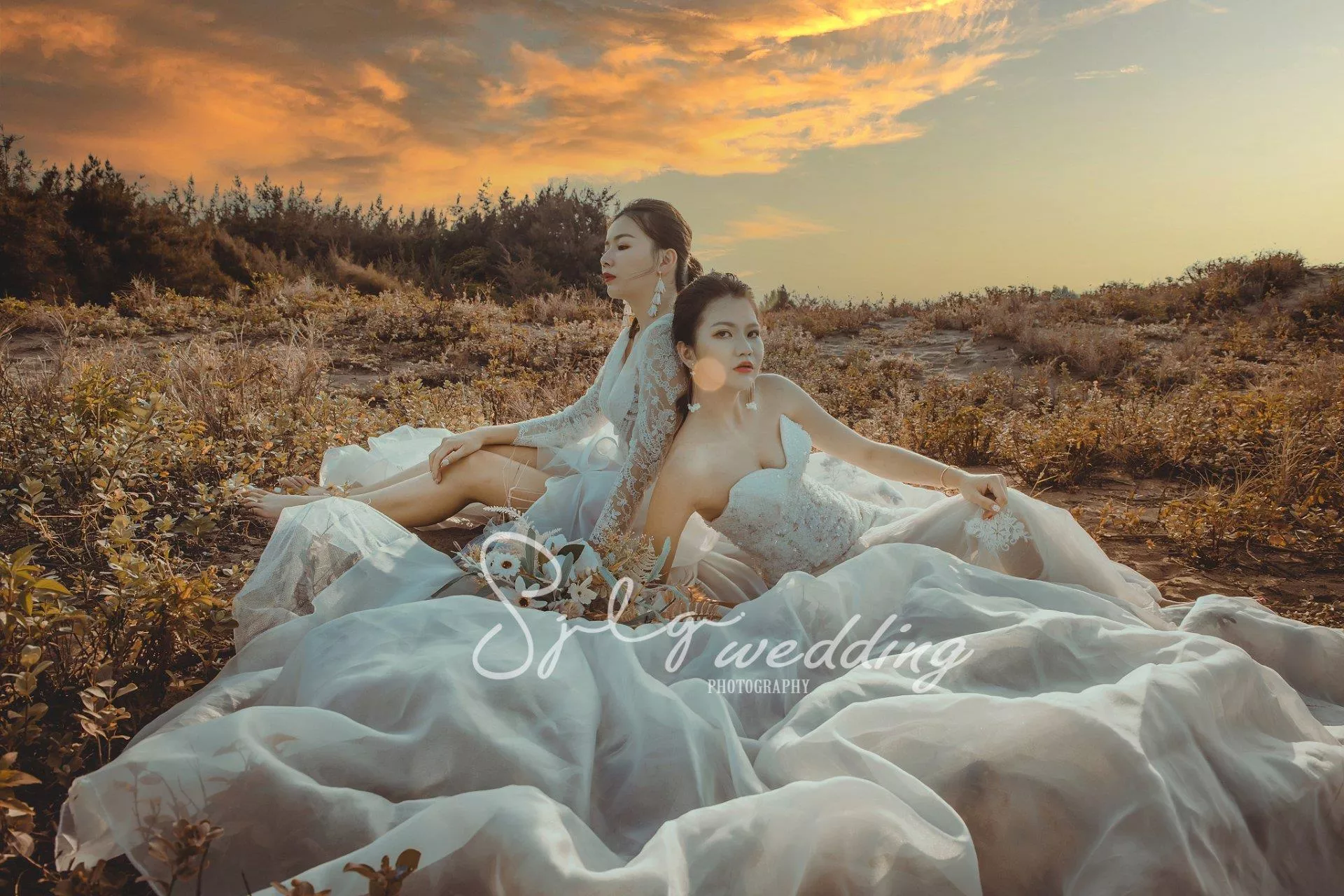 推薦中和視覺流感婚紗,閨蜜寫真婚紗,姊妹照-閨蜜寫真藝術婚紗|台北淡水市區海景拍攝|時尚韓風獨特