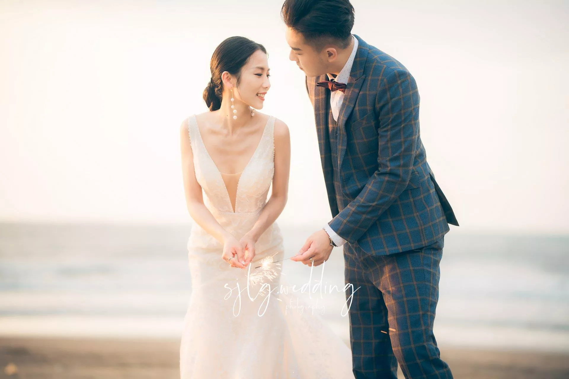 #婚紗攝影,#手工禮服租借,#閨蜜寫真婚紗,#個人寫真藝術照,#巷子內攝影棚出租,#海外婚紗,#婚禮紀錄,#新娘秘書,#孕婦照孕婦寫真,#台北婚紗推薦,#板橋婚紗推薦,#中和婚紗推薦,#婚紗照價格,#婚紗包套(83)-美式清新,韓風唯美,夕陽海景婚紗攝影視覺流感